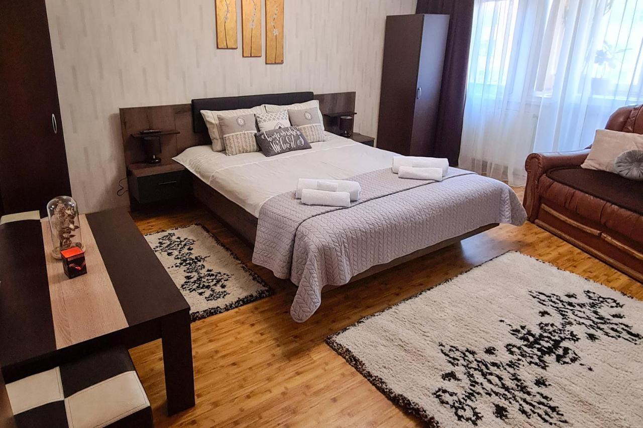 Central Park Apartment Turda Exterior photo
